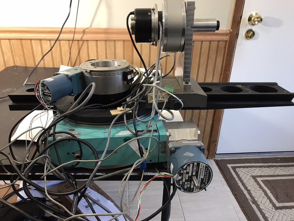 Huber Motorized Rotation goniometer