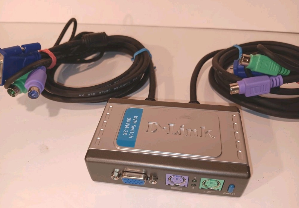 D-Link DKVM-2K 2- Port KVM Switch with Cables. PS/2 Connectors. Multi PC .