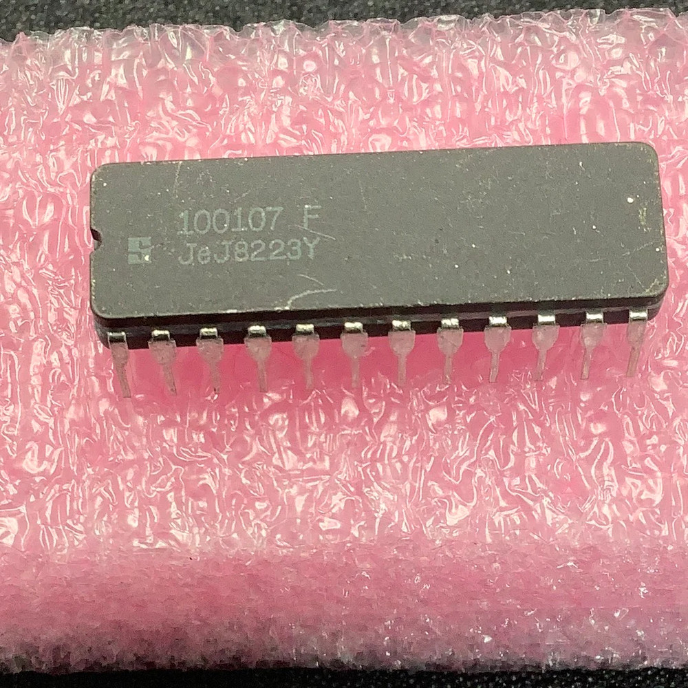 100107F - SIGNETICS - Signetics IC