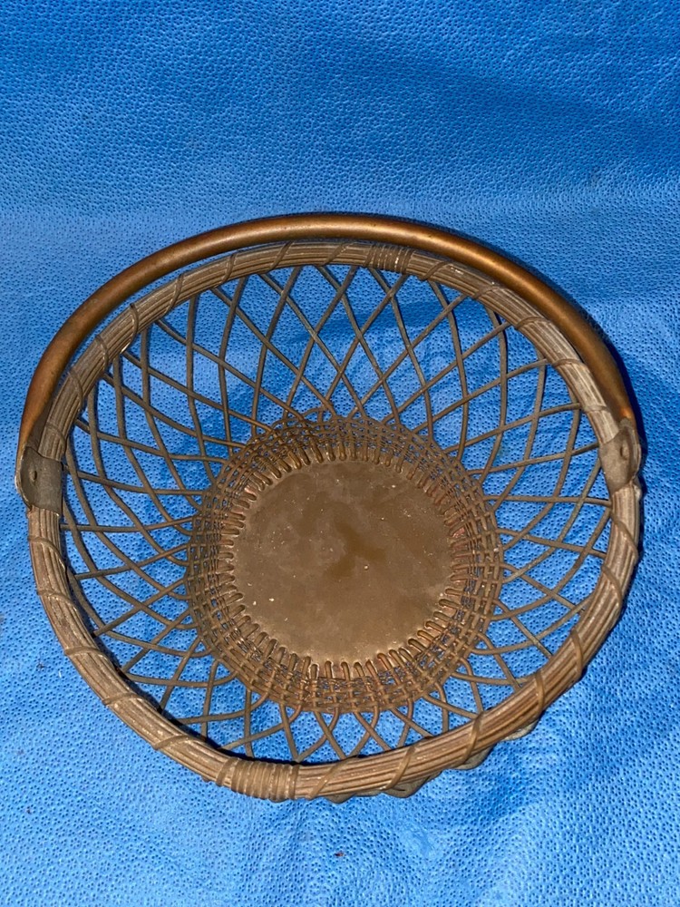 Vintage Round Metal Wire Egg Basket