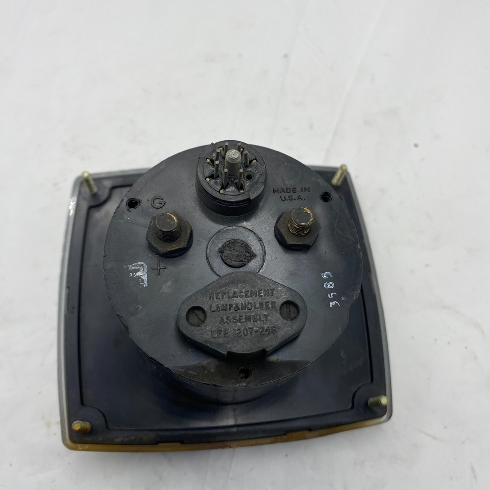 EIL INSTRUMENTS PANEL METER AC KILOWATTS, LAMP HOLDER ASSEMBLY