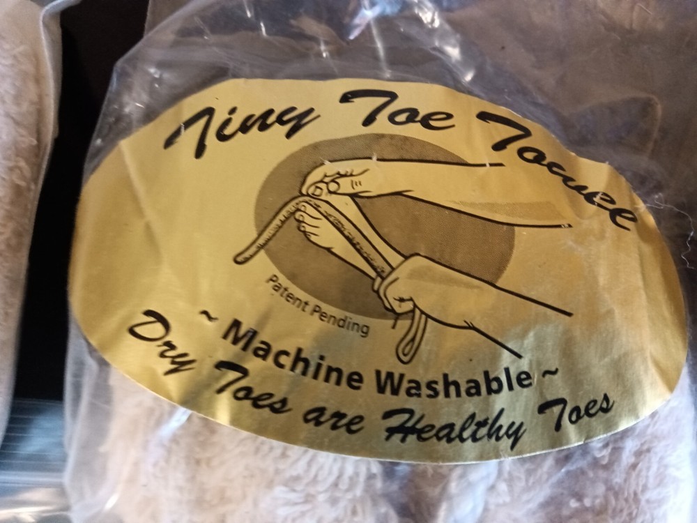 (Bundle!) 20 Tiny Toe Towels (Machine Washable)