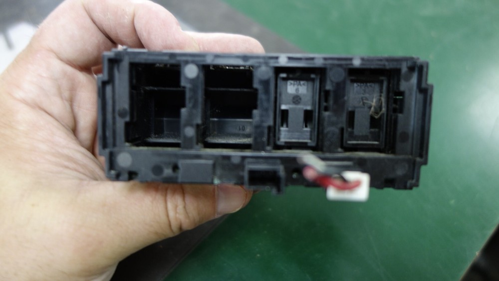 Freightliner Cascadia A06-90732-000 Rocker Switch Panel