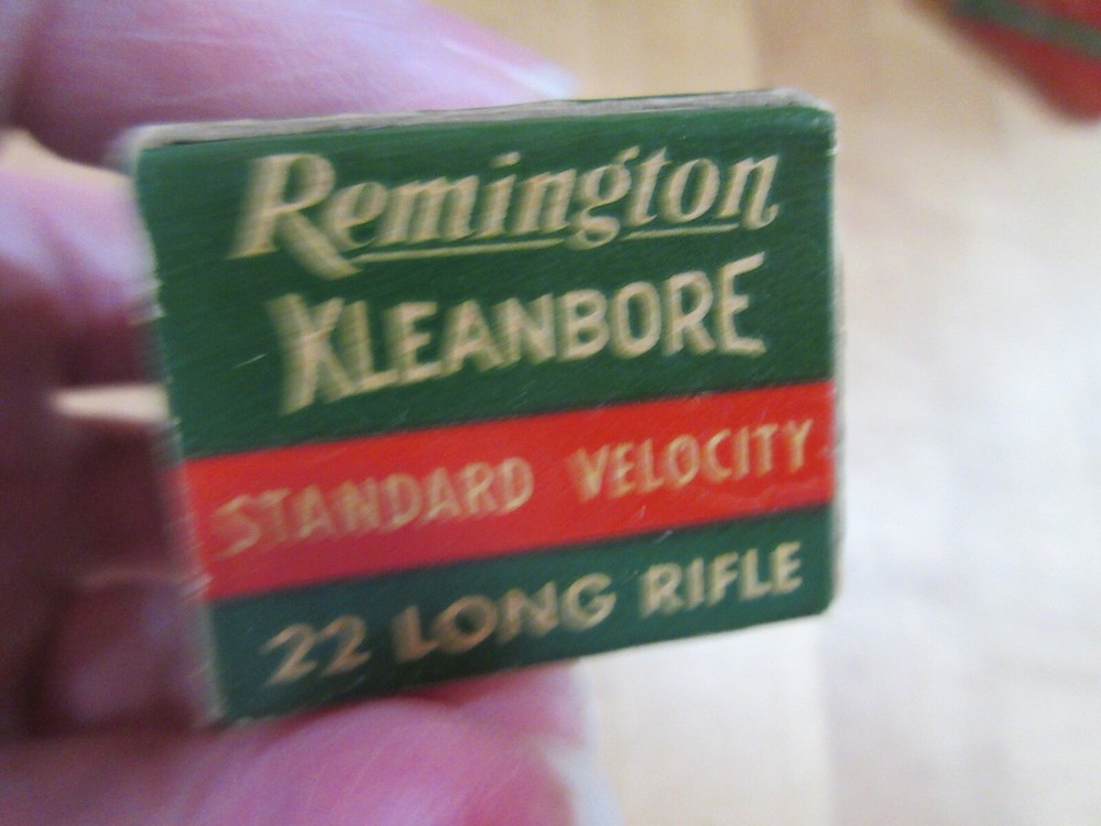Empty Ammo Box Remington Kleanbore LR 22 (w17) # 77