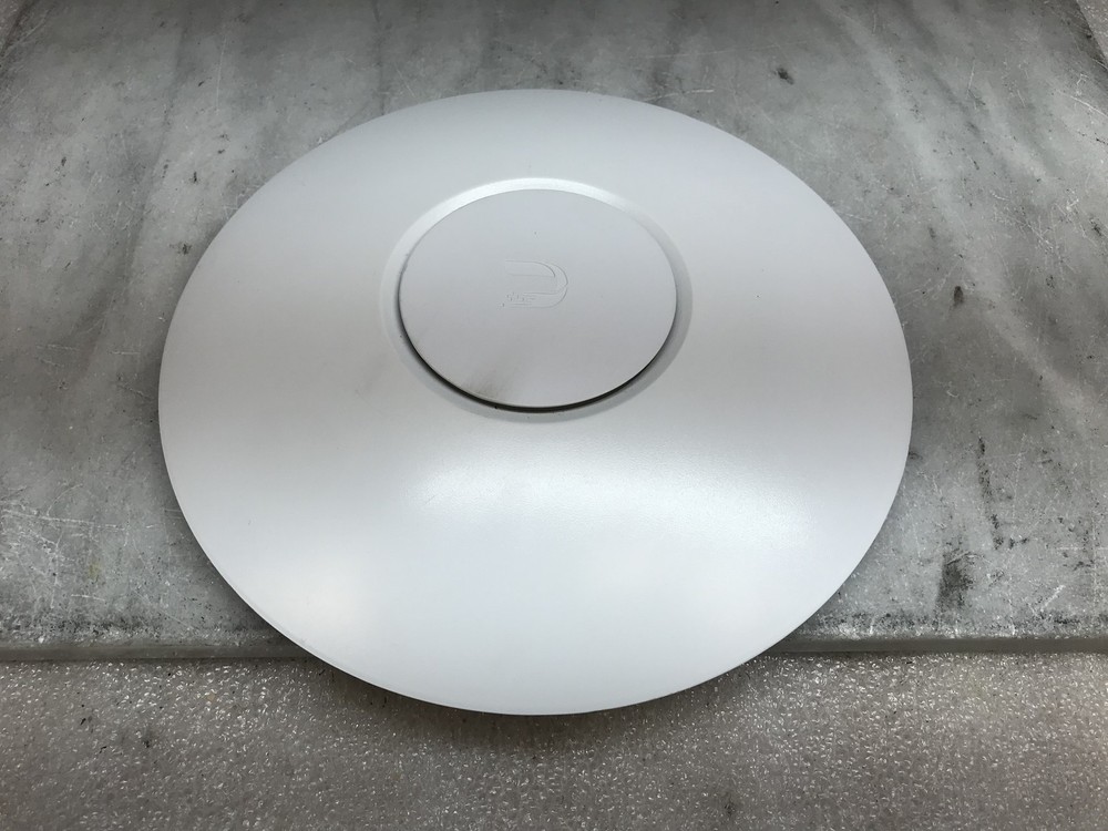 Ubiquiti AP Pro White Access Point - Mounting Bracket Included
