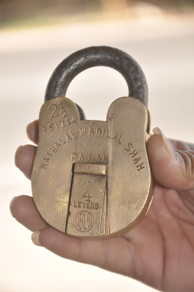 Vintage Brass Fine Quality Handcrafted 4 Levers Solid Padlock