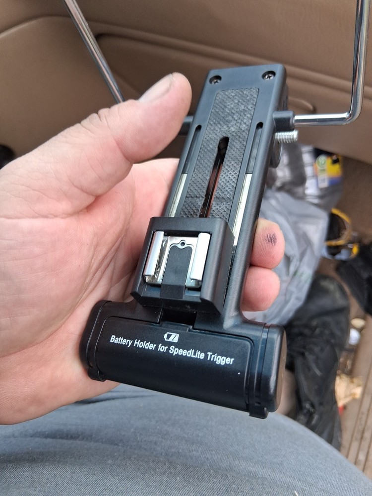 SPEED BRACKET [SB-03] for Soft Speed-Box Diffuser Flash