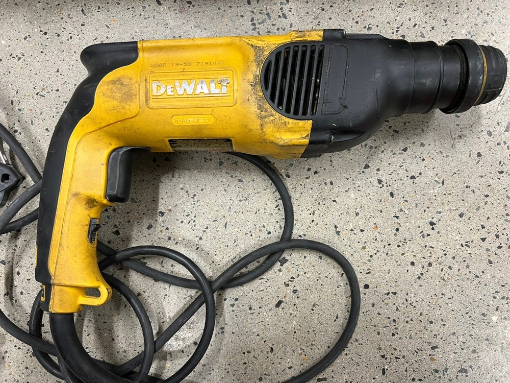 DEWALT D25113 1” SDS PLUS ROTARY HAMMER DRILL
