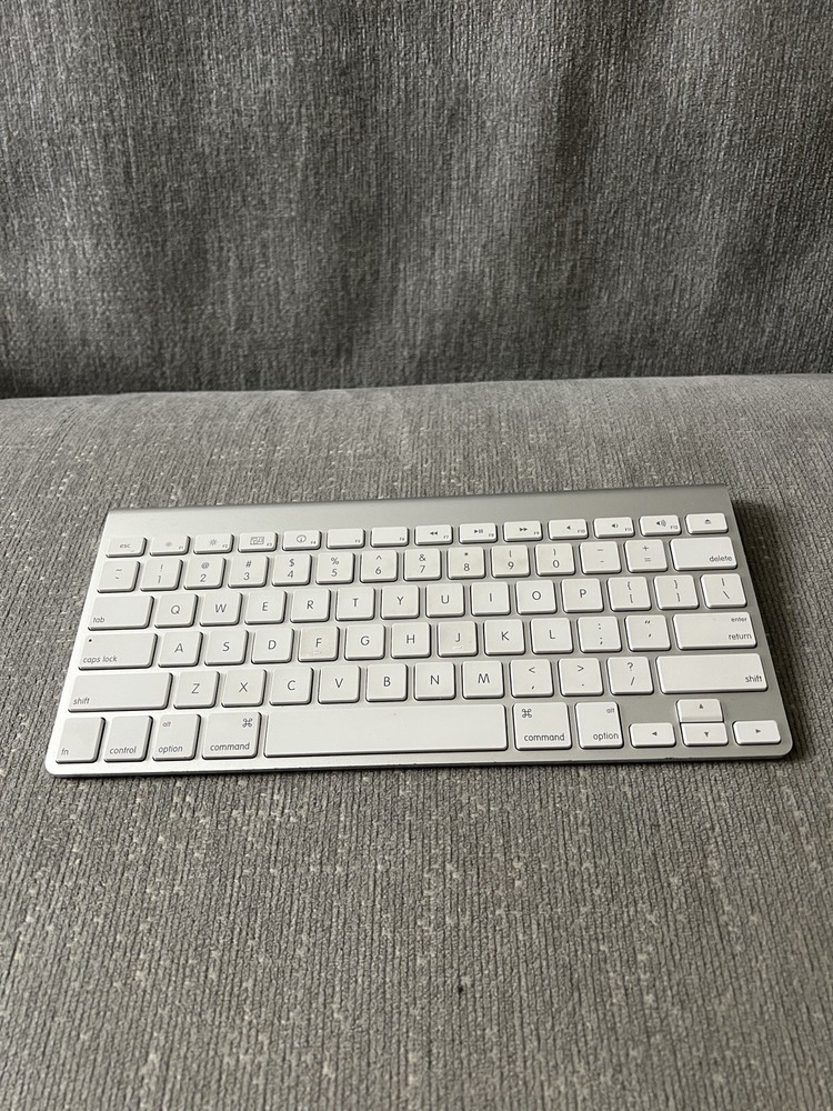 Apple Battery Powered Wireless Keyboard Model A1314 Tested