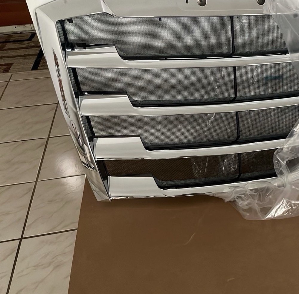 Chrome Freightliner Cascadia Grill with Bug Screen (161-NW)