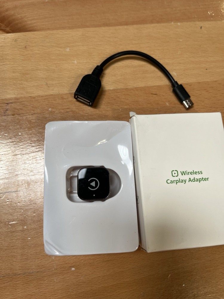 CarPlay & Android Auto Adapter 2-in-1 USB/USB-C Dongle