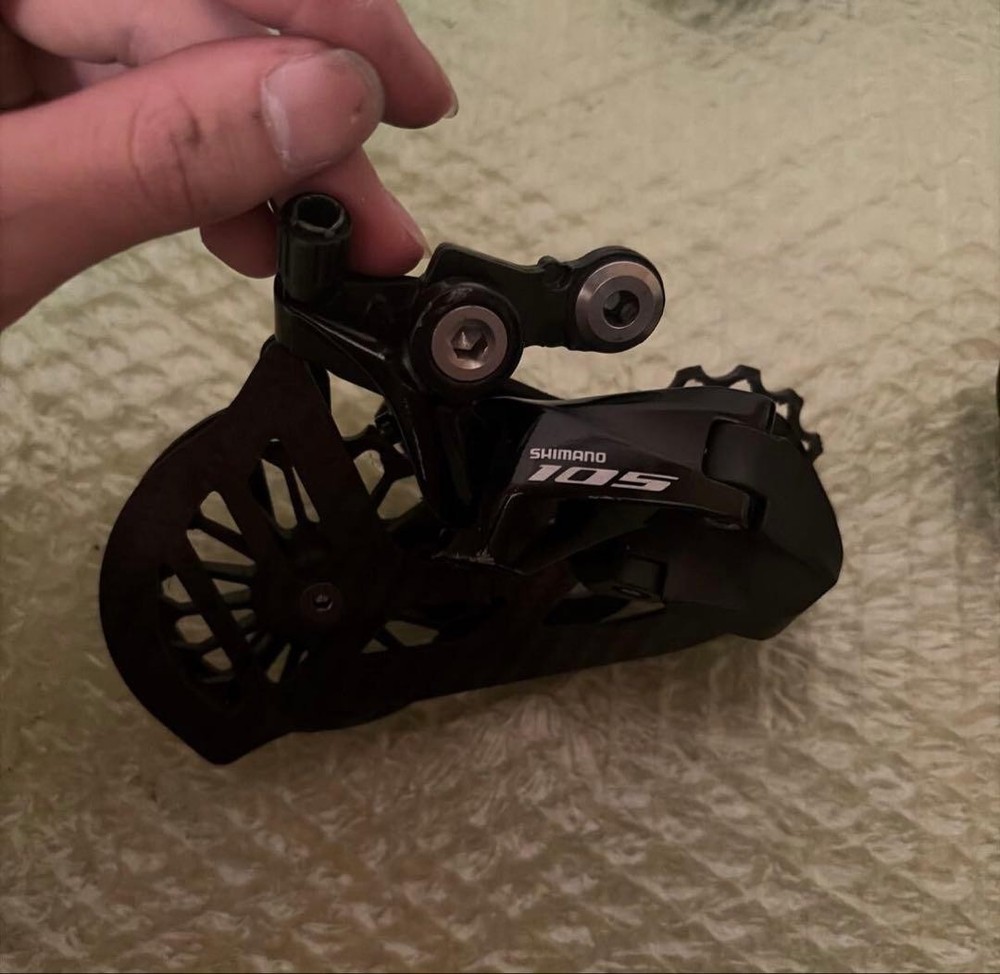 105 R7000 groupset