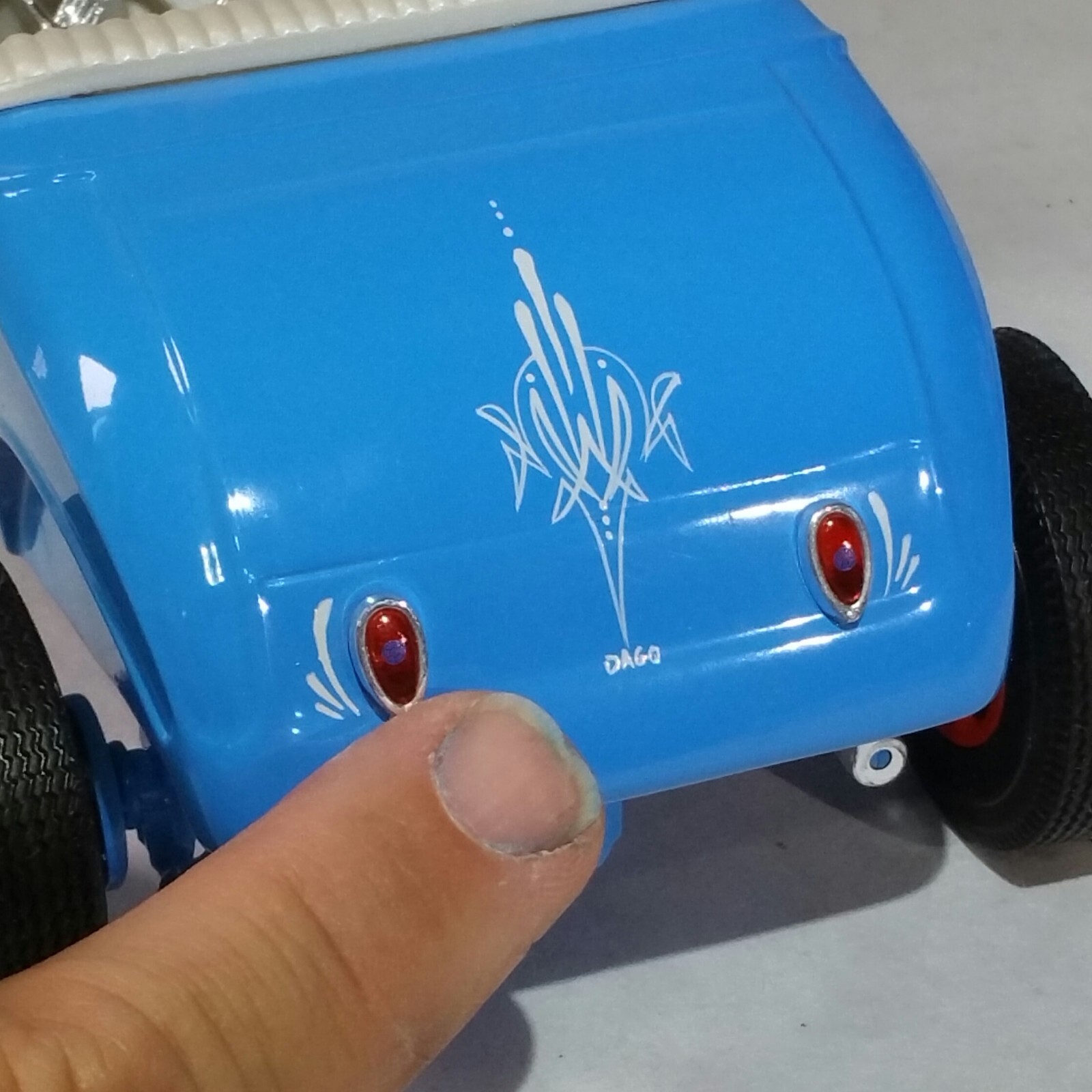 Von Dago's New *AUTOGRAPH II* Signature Signing / Detail Brush - PRO'S KNOW