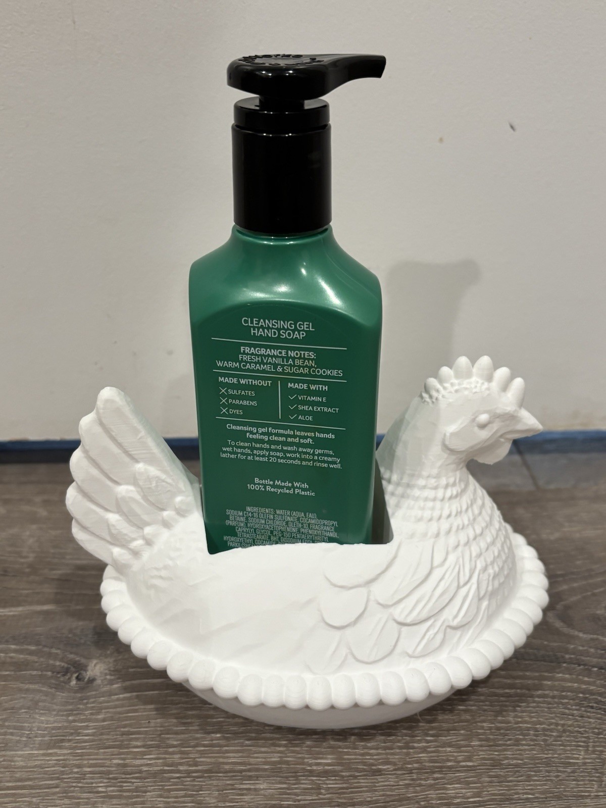 Hen On Nest - Hen On Nest Soap Holder White