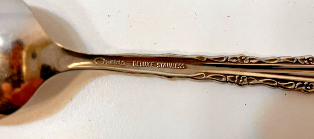 Lot Oneida Cherie Stainless Flatware