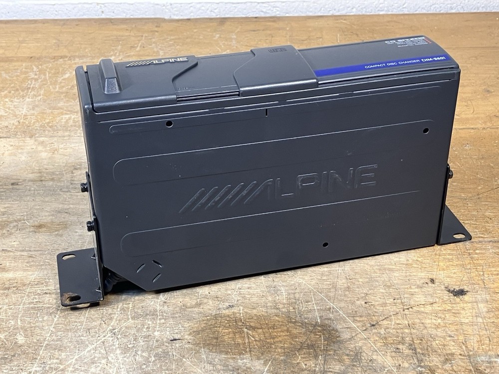 Alpine Electronics 6-CD Auto Changer Model CHM-S601 UNTESTED