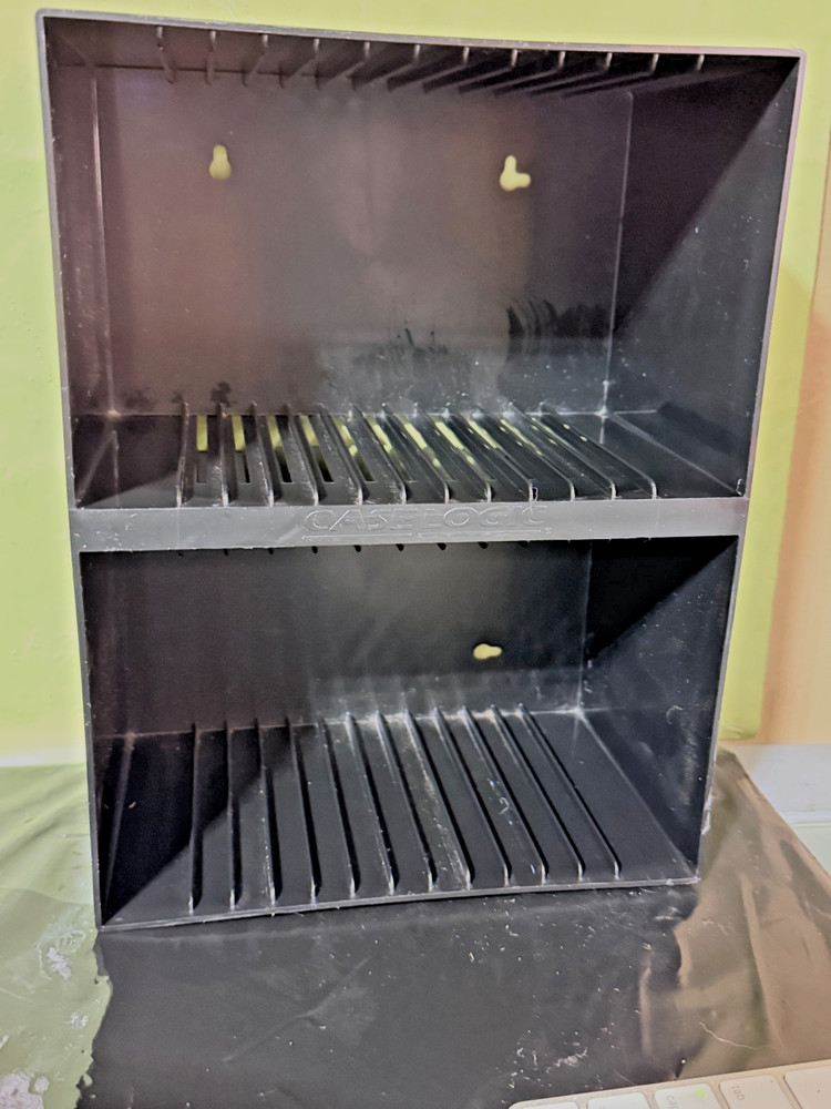 Case Logic 30 CD Hard Plastic Storage Rack Wall Mount Holder Organizer