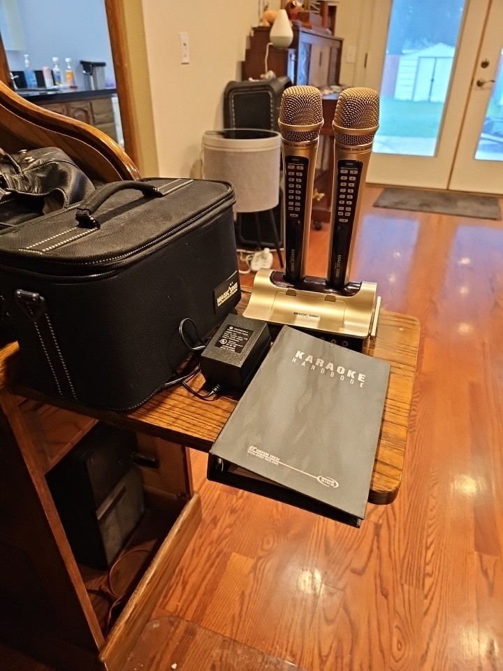 Magic Sing ET18K Wireless Karaoke System