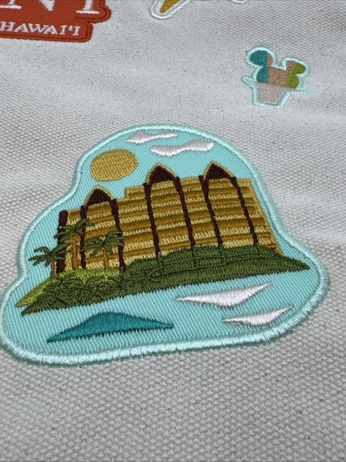 *New Disney Aulani Exclusive Canvas Tote With Patches Shoulder Bag Foldable Flap