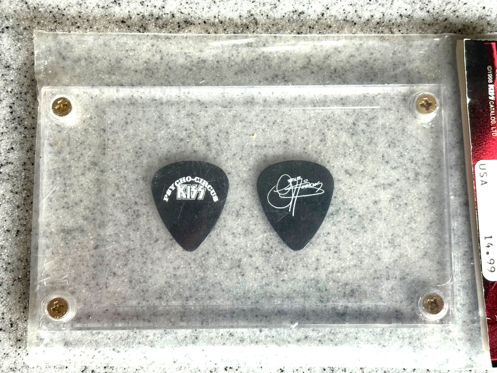 KISS Guitar Pick GENE SIMMONS Psycho Circus Spencers 1998 Vintage Kiss