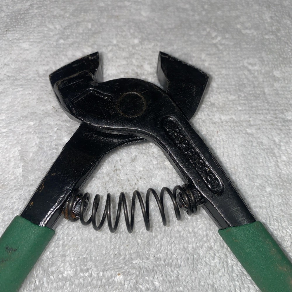 Drop Forged Green Handle Nail Pulling Pliers