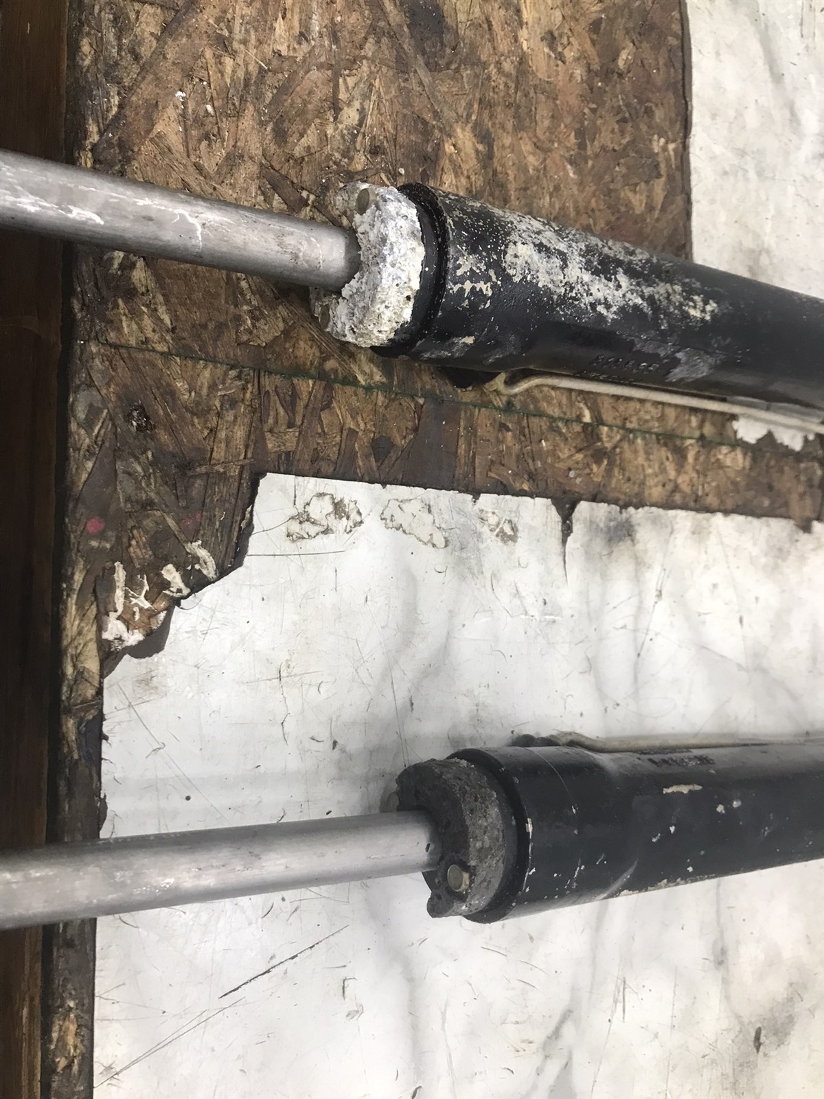 Mercury marine MerCruiser Alpha Bravo trim tilt lift hydraulic cylinders NO SALT