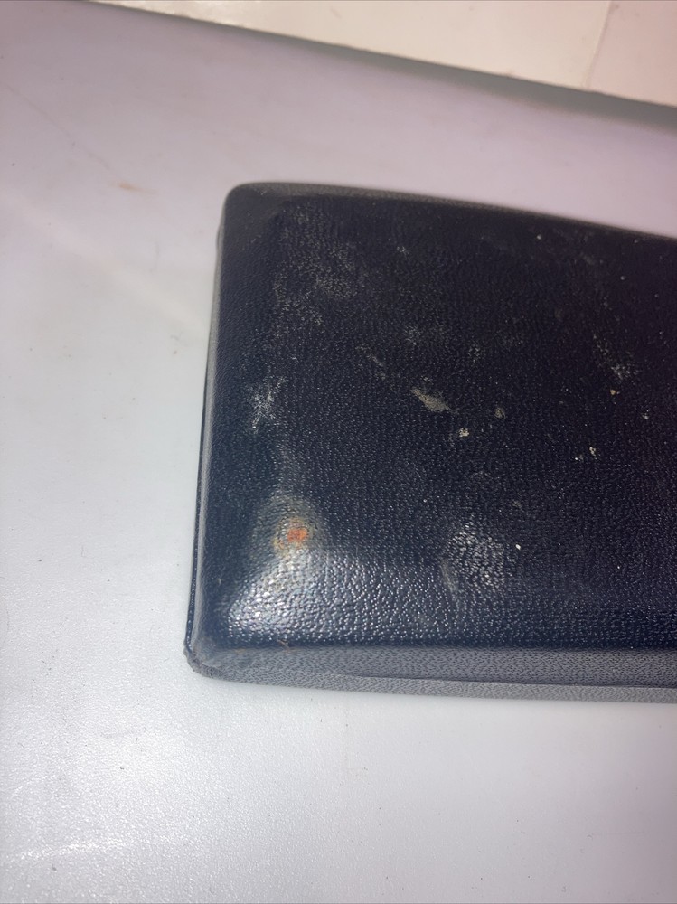 Vintage Throwing Darts Predator Eagle Hard Case With Felt Inside