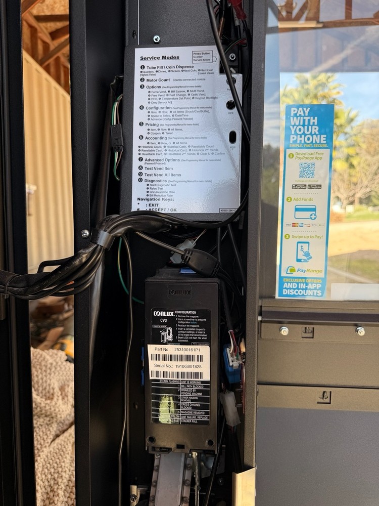 Wittern 3589 Combo Snack & Drink Vending Machine – Card Reader + Bill Acceptor