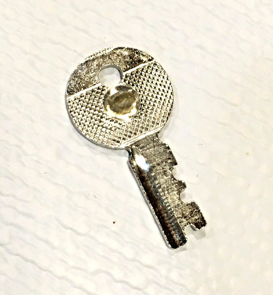 KEY for SINGER FEATHERWEIGHT CARRYING CASE (solid brass - zinc plated)