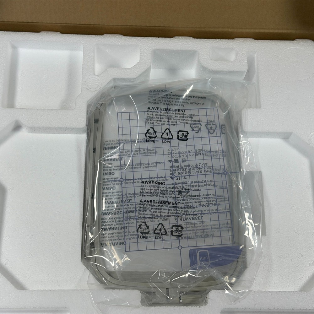 Brother SE2000 Computerized Sewing and Embroidery Machine Accessories Bundle