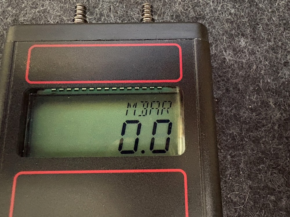 Dwyer Deries 477B Digital Manometer Model 4778-3
