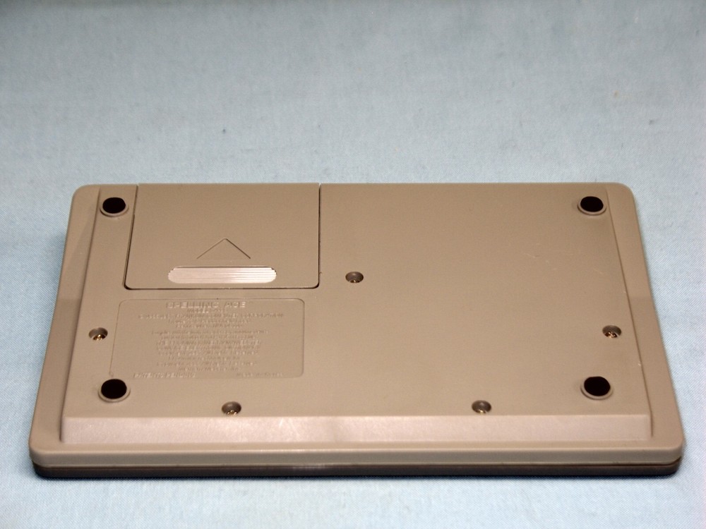 FRANKLIN COMPUTER ~~ MODEL # SA-98 "SPELLING ACE" ~~ ELECTRONIC DICTIONARY