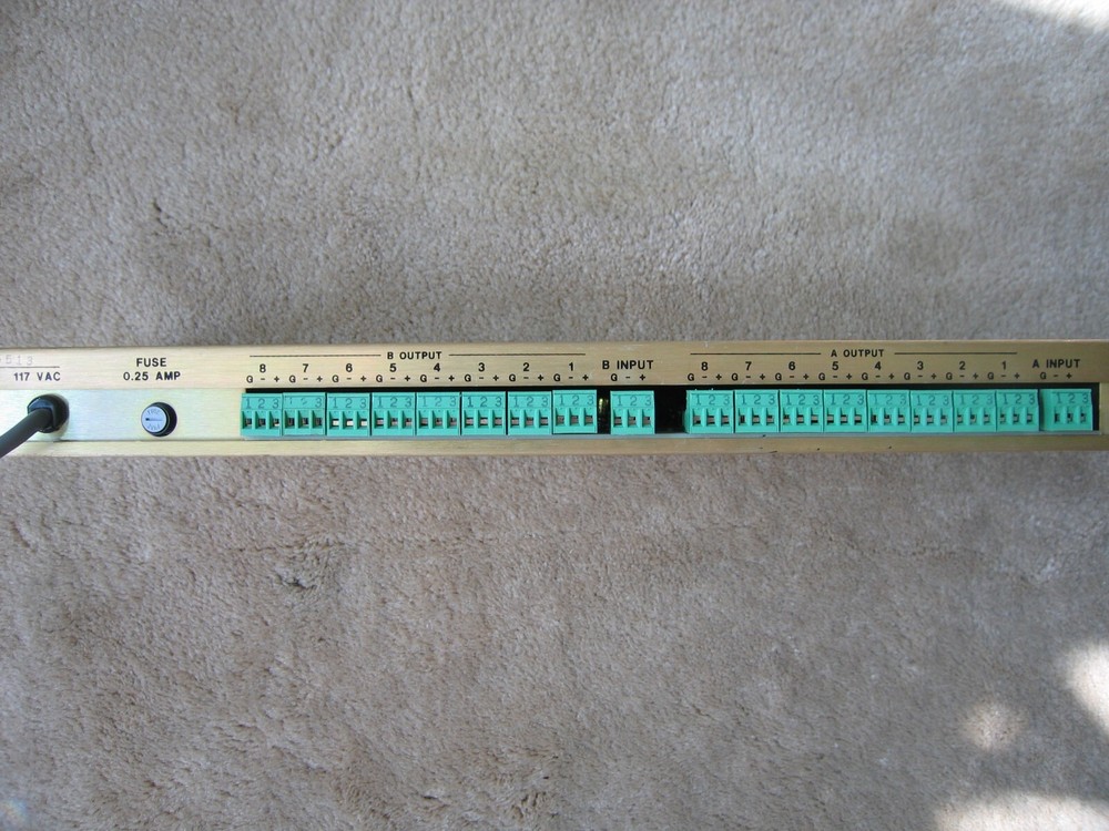 Radix DA-1600 Stereo Balanced 2 x 8 Audio Distribution Amplifier