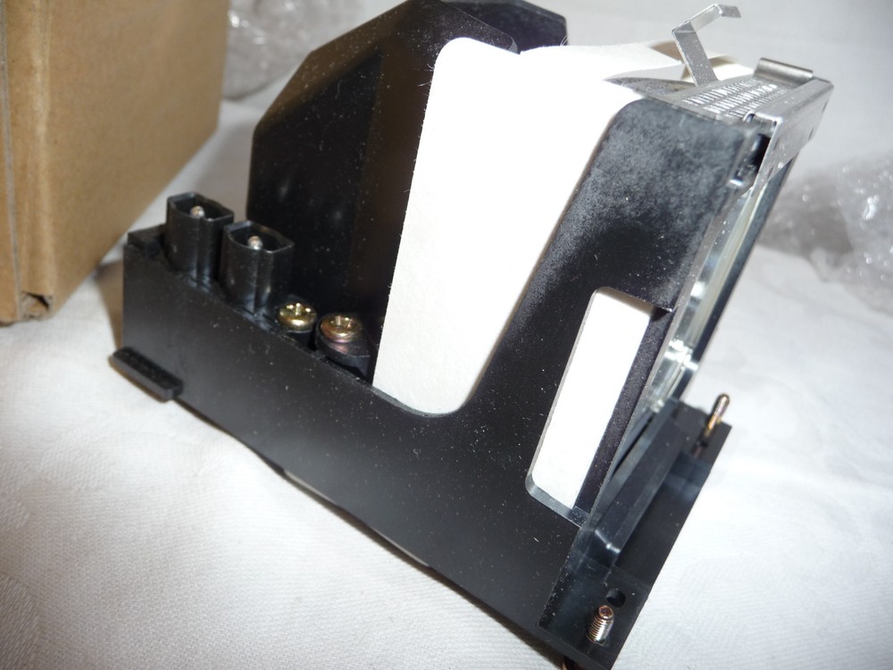 Bulb for SANYO PLC-SE10 PROJECTOR .. 30