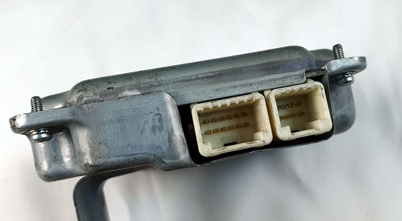 Toyota Prius Hybrid 2010-2015 Bettery Voltage Sensor Control module 89892-47020