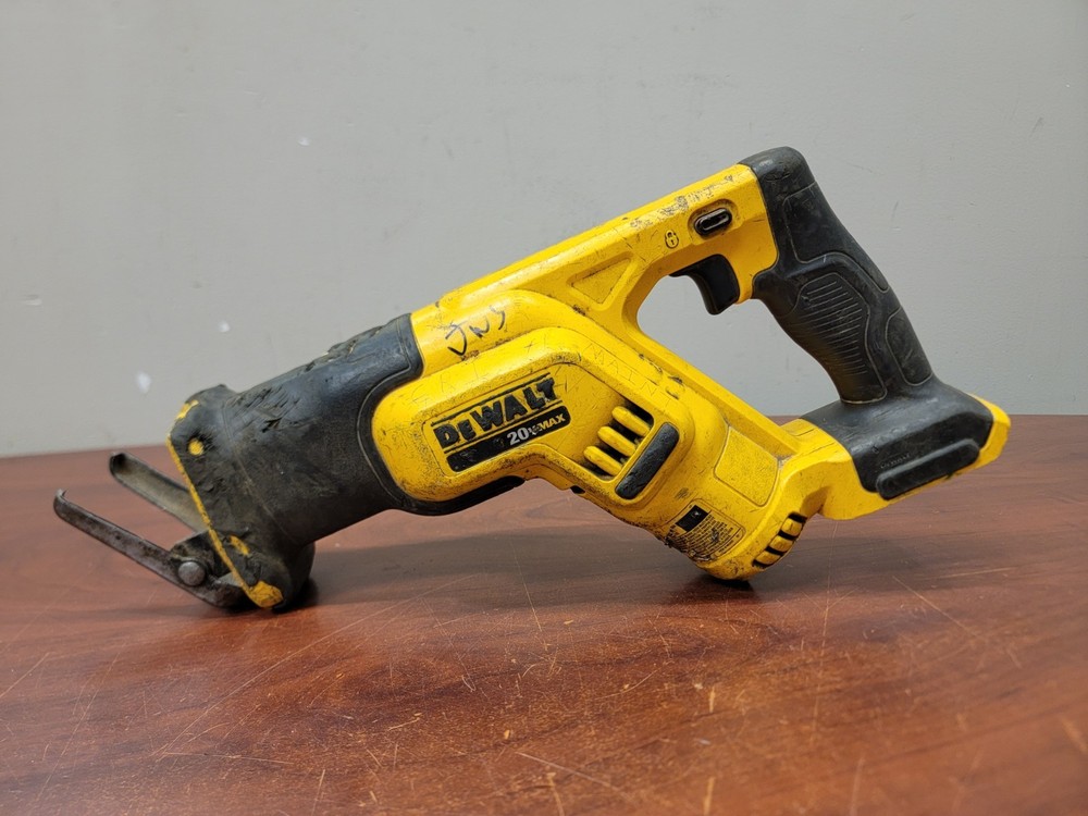 DeWalt DCS387 20V MAX Cordless Variable Speed Reciprocating Saw - Tool Only