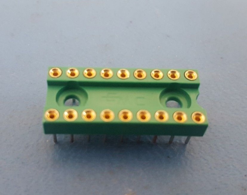 4 Pcs, IC SOCKET, 18 PIN DIP SOCKET, ELECTRONIC MOLDING CORP, EMC, 10318-01-445
