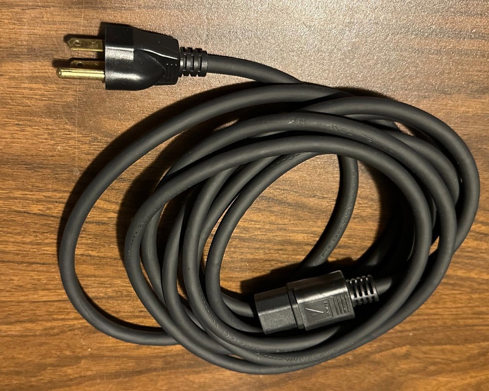 Lowel Pro, power cable
