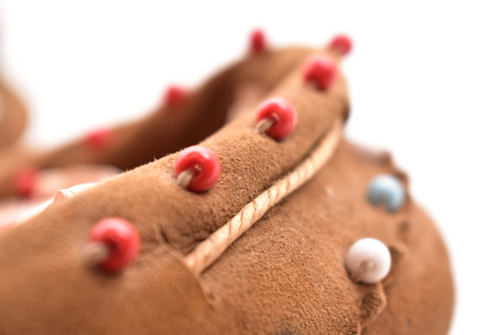 Vintage Native American Cree Indian Handmade Beaded Leather Moccasins ATQ