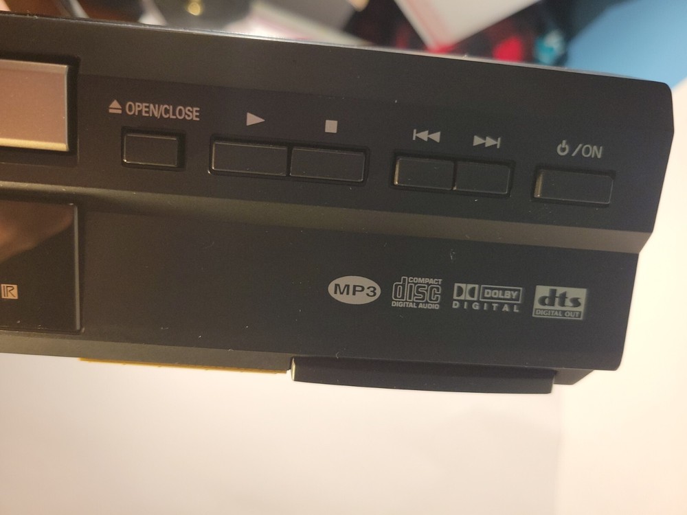 Sanyo DVD Player MODEL DWM-270