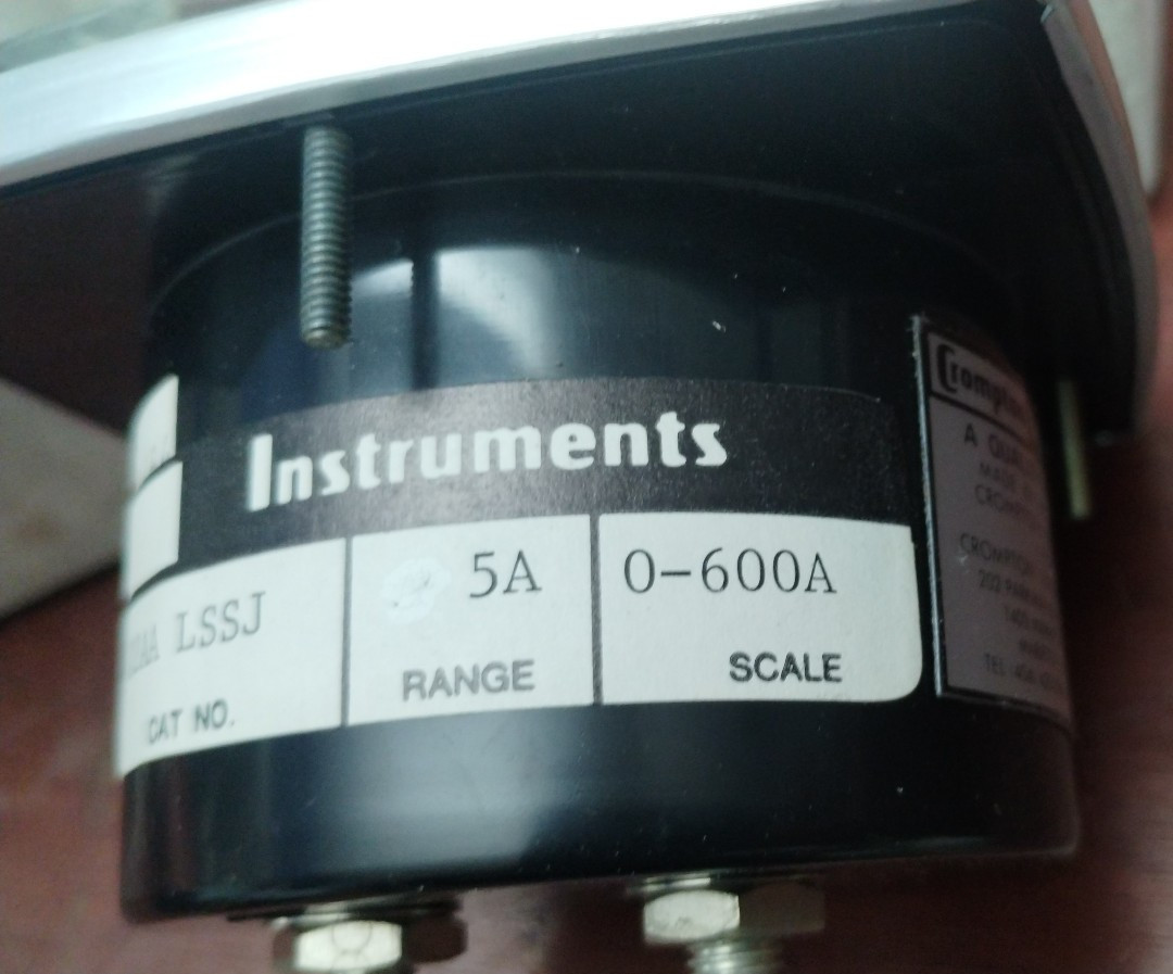 Crompton Instruments 01602AALSSJ 0-600A Ammeter 3.5" Face 2-5/8 Hole size Marine