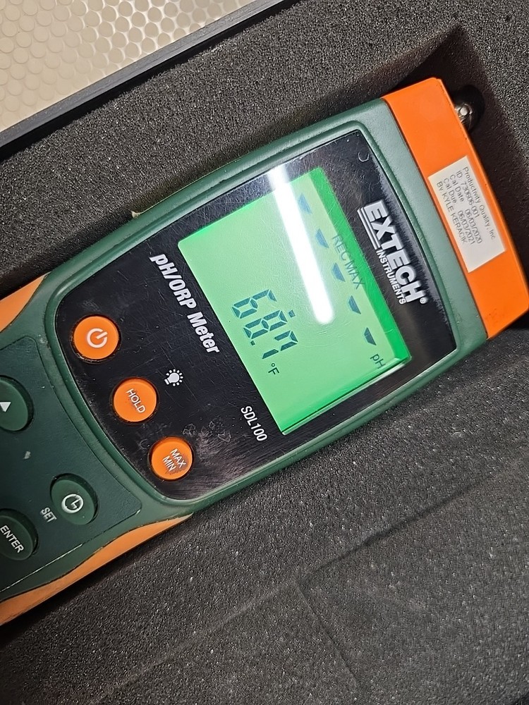 Extech SDL100: PH/ORP Meter SD Logger Kit