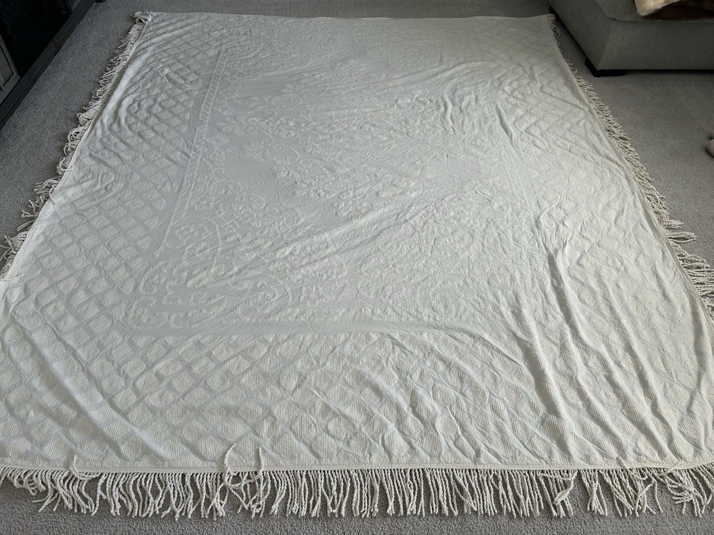 Vtg Chenille Bedspread Queen 93x106