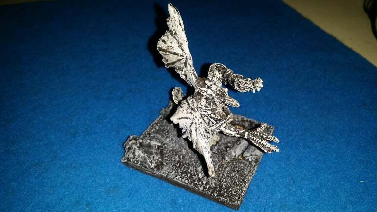 WARHAMMER MAGE KNIGHT DUNGEON & DRAGON COLORED MINIATURE