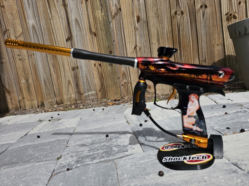 DYE DM10 Aloha Paintball / Billy Wing