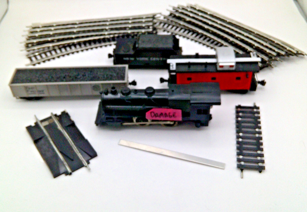 MARX H-O ELECTRIC TRAIN with TRACKS - WITHOUT REMOTE CONTROL - In Original Box
