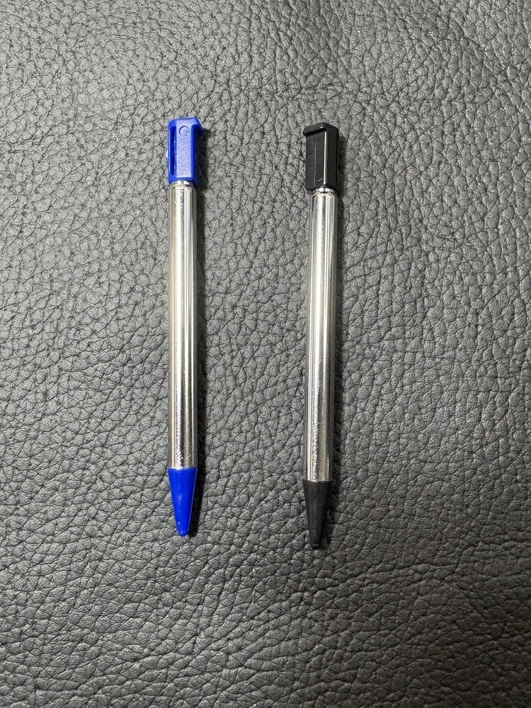 Nintendo 3Ds bundle USB chager with 2 stylus