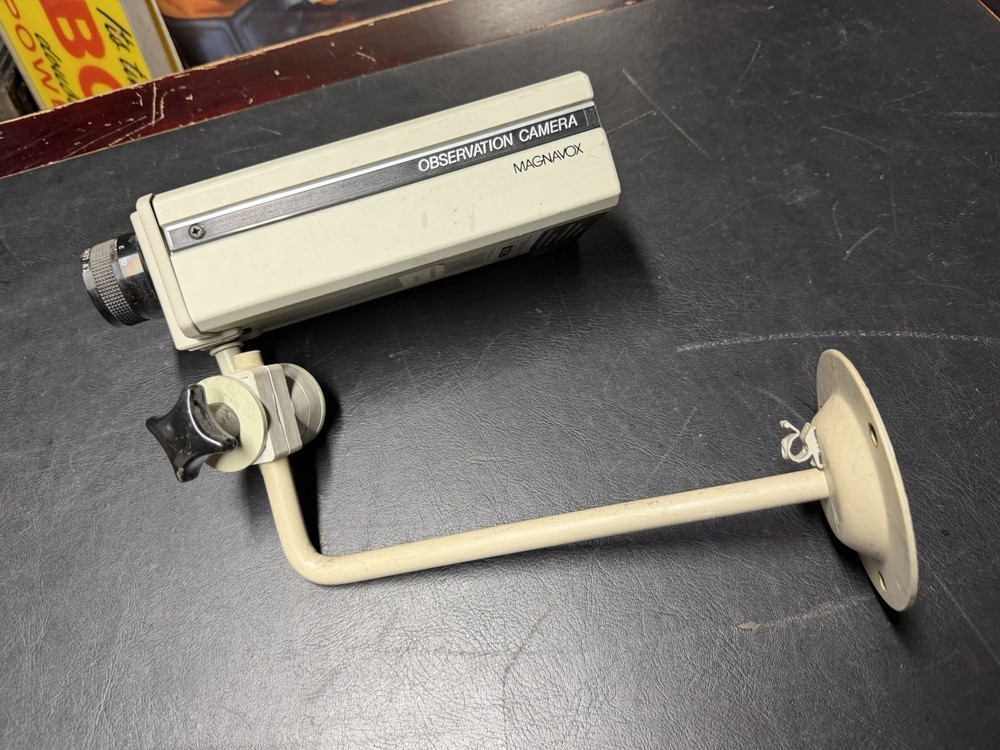 Magnavox MC3511 Observation Security Camera & Mount