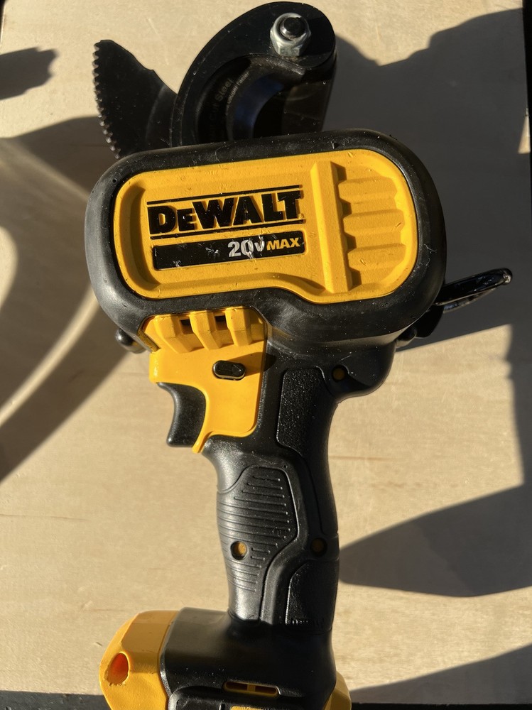DEWALT DCE150B 20V Max Cordless Cable Cutting Tool ONLY