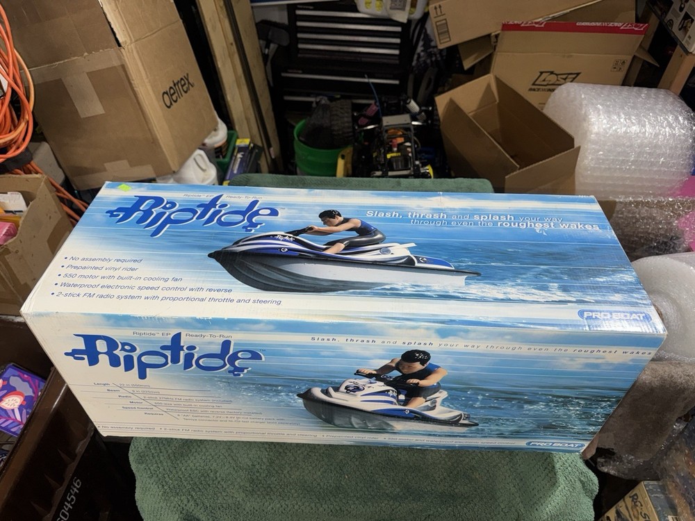 ProBoat RIPTIDE (PRB2300) !! 22" Long Waverunner / Jetski!!!